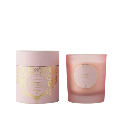 Doftljus Roundbox från Victorian med en doft av Rosemary & White Ginger.