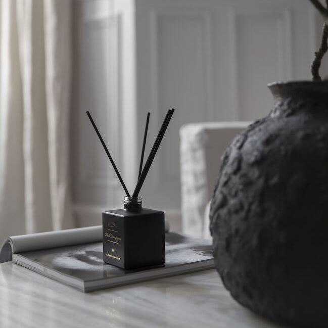 Doftpinnar från Victorian med en doft av Black Jasmine.