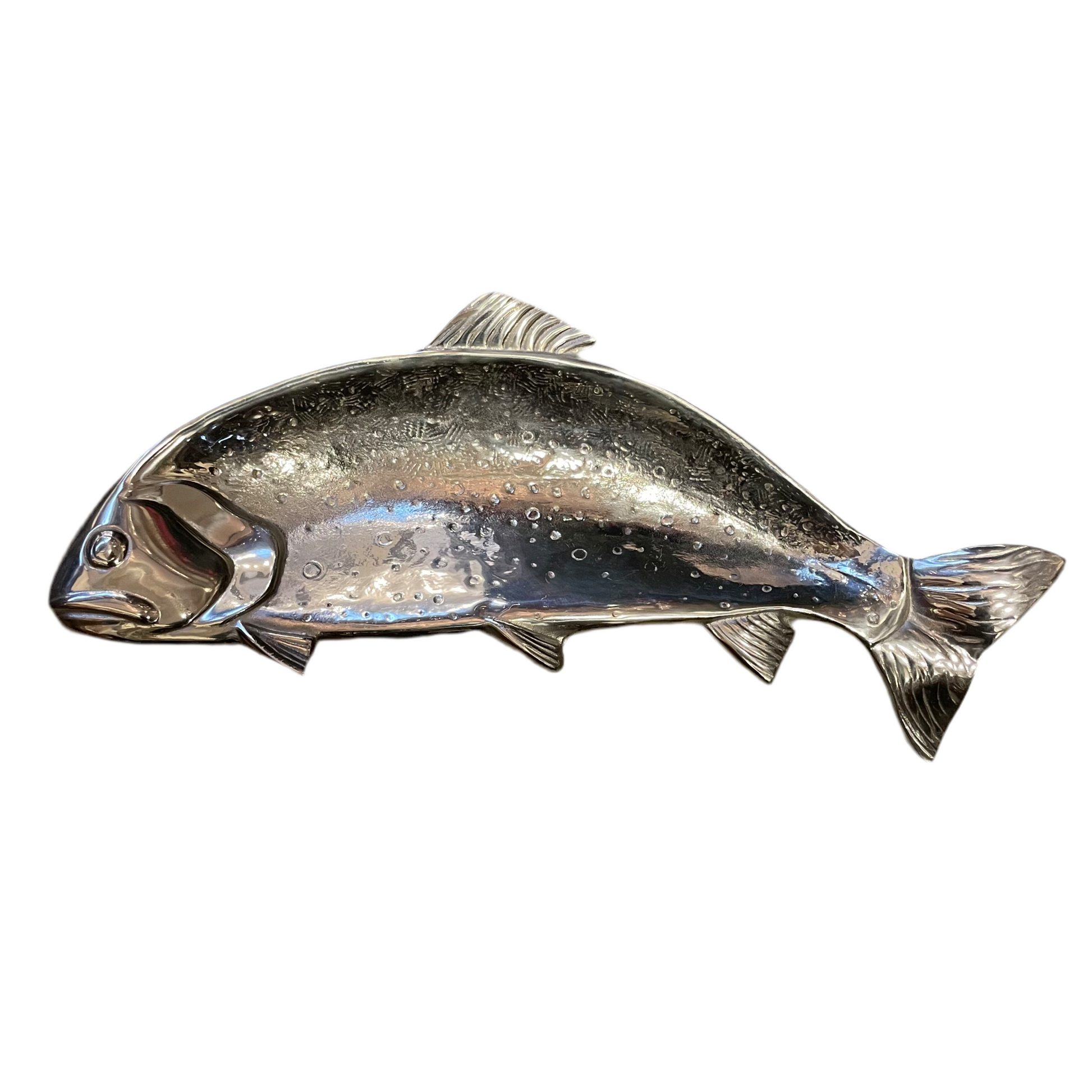 Serveringsfat, formad som en fisk, i silverfärgad armetale från Wilton Armetale.