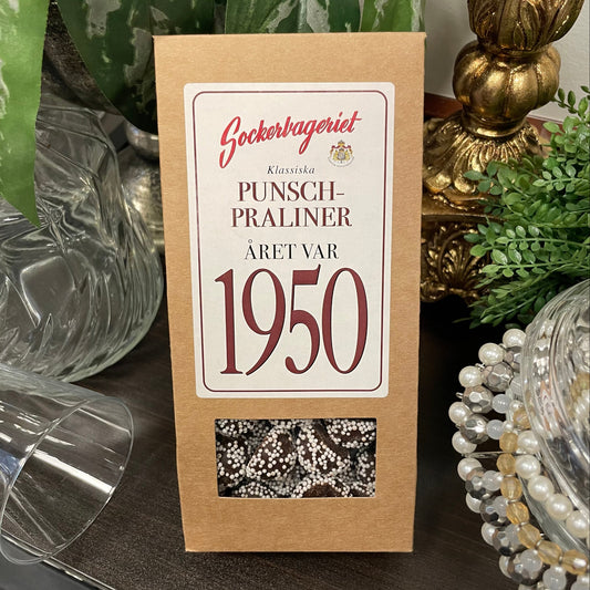 Presentförpackning med punschpraliner från Sockerbageriet, med recept från 1950.