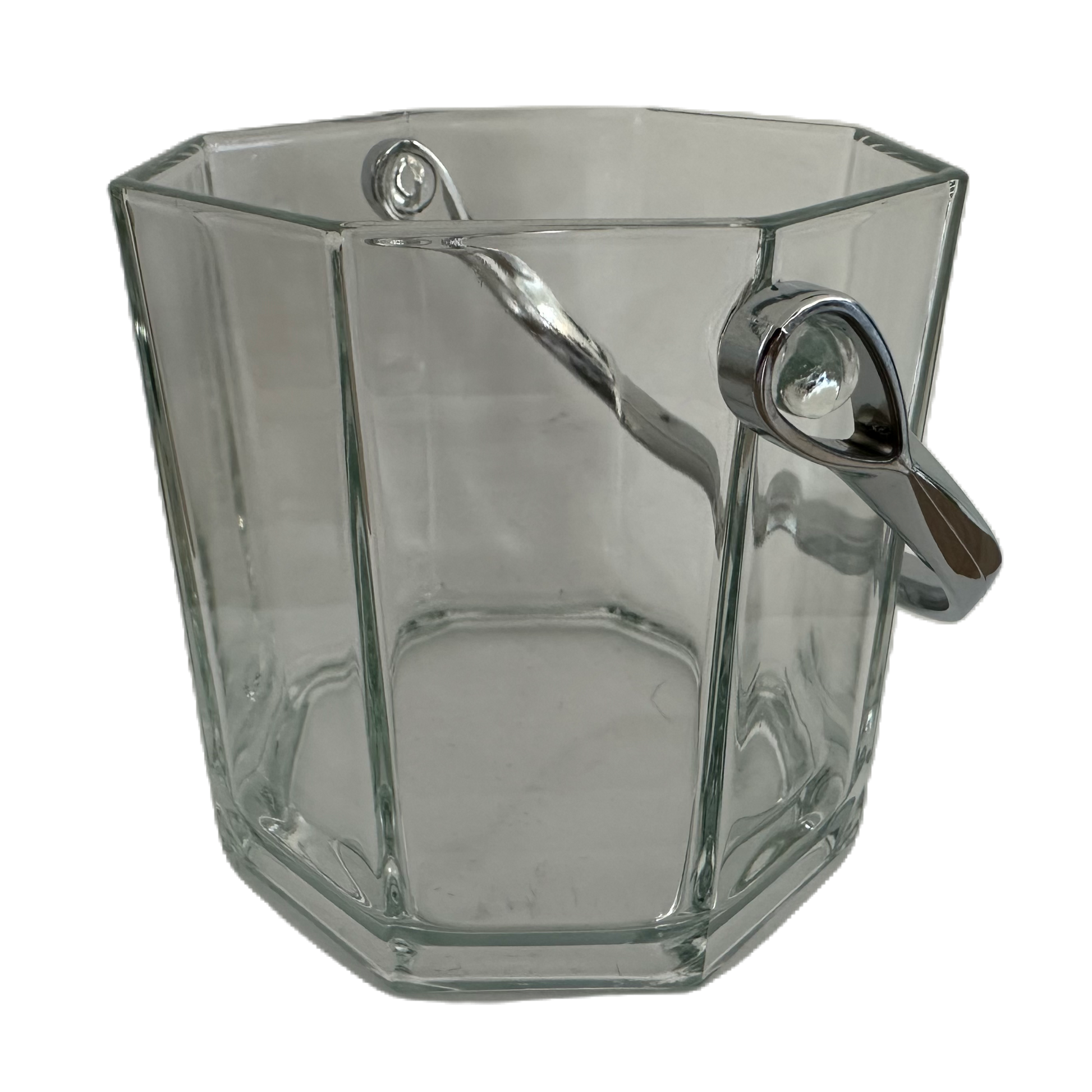 Åttakantig ishink i glas från Luminarc med silverfärgat handtag i metall.