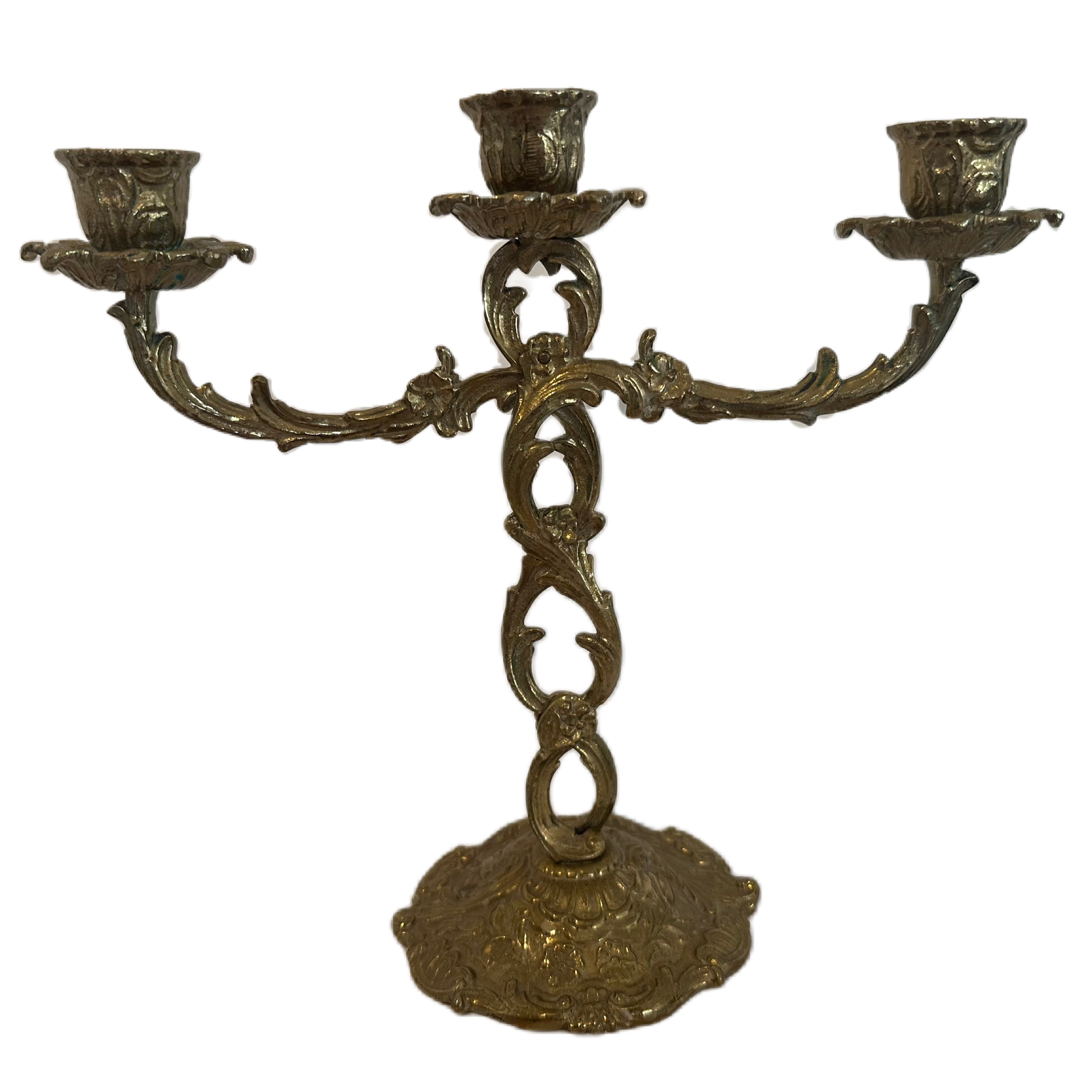 Trearmad mässingskandelaber i rokokostil.